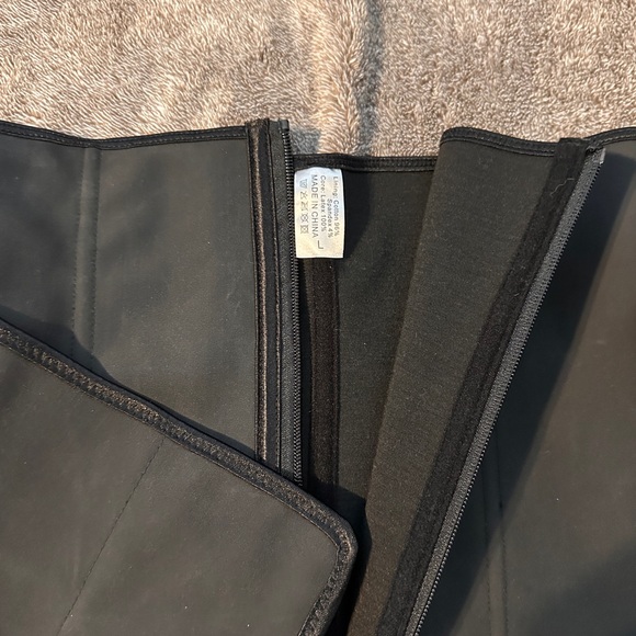 Waist trainer - Picture 3 of 4